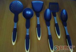 批發(fā)6688C橡塑柄尼龍廚具 實用與美觀的廚房選擇